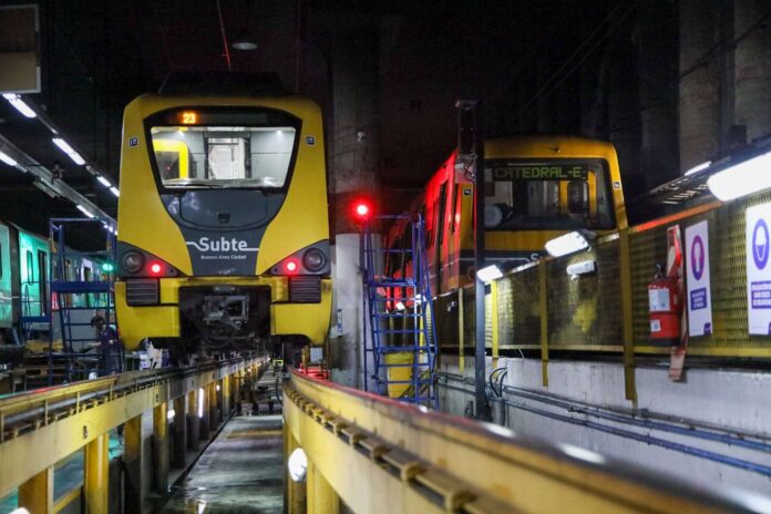 coches de la línea D del subte