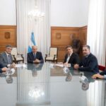 CABA firmó un convenio para deportar a los extranjeros que delinquen en la Ciudad reunión entre Jorge Macri, Jefe de Gobierno de CABA, Guillermo Francos, Jefe de Gabinete de la Nación