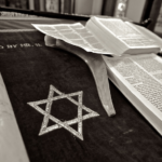 El antisemitismo digital se consolida en niveles críticos: radiografía del odio online y los nuevos desafíos para la Justicia