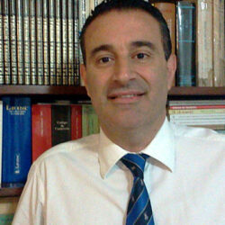 Condenan a ex fiscal a seis años de prisión por plantar pruebas en la causa del ataque a la casa de Sergio Massa