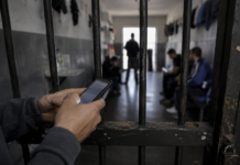 “Universidades del delito”: la alarma por los celulares que mantienen activas a las bandas desde las cárceles