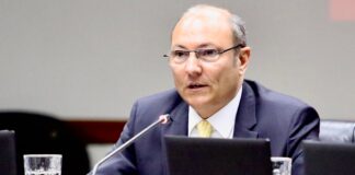 El jueves se define si destituyen al juez Salmain, procesado por cobrar coimas y acusado de mentir en su CV