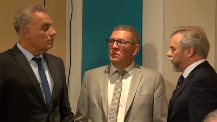Los fiscales destituidos Daniel Miralles, Javier Di Santo y Luis Pizarro (Foto: El Doce TV).