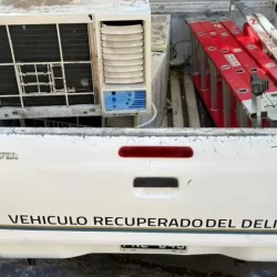 La camioneta reincidente: acusan a empleados judiciales en San Juan de robar con un vehículo “recuperado del delito”