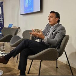 Inversiones, cripto y fraude digital: el Colegio Público de la Abogacía relanzó su ciclo de educación financiera