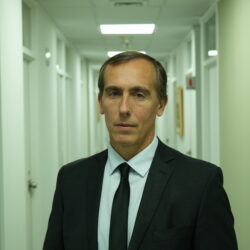 Hugo Alconada Mon: “Todos los gobiernos, desde Menem en adelante, pidieron mi cabeza”