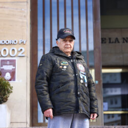 El veterano de Malvinas que le da calor al edificio de Comodoro Py