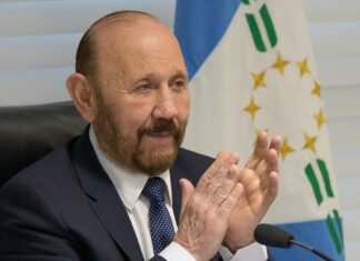 Insfrán y la reelección: la Corte interviene ante la cláusula que podría habilitar su novena candidatura