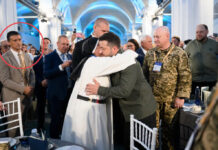 El juez Michilini coincidió con Zelensky en Kiev: la misión que lo llevó hasta Ucrania El juez José Michilini, Sor Lucía Caram y el presidente de Ucrania Volodímir Zelensky.